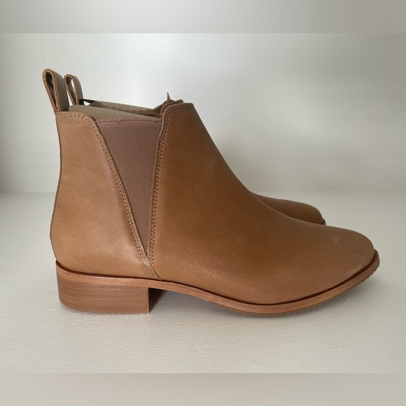 NWT Nisolo Women's Eva Everyday Chelsea Boot Almond Size 9 - Picture 2 of 7